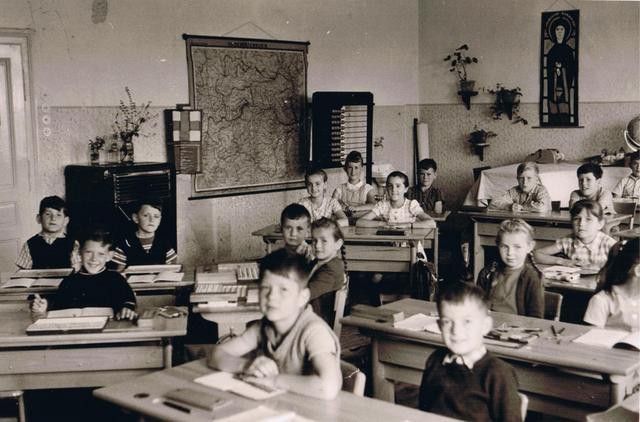 Volksschule Hipples September 1965 Schulzimmer 32